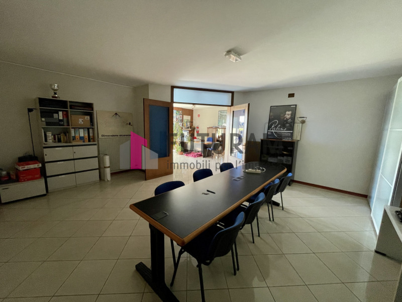 RIF:  097NM -  RUBANO (PD)  -  PER INFO    340 335 8378 - 0444/310220

Propongo in affitto un uff...