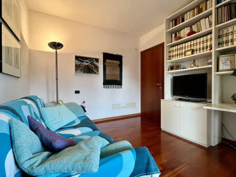 Nel cuore di un quartiere residenziale tra i più curati e ben abitati di Vicenza, circondato da o...