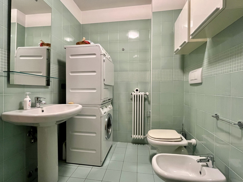 Nel cuore di un quartiere residenziale tra i più curati e ben abitati di Vicenza, circondato da o...