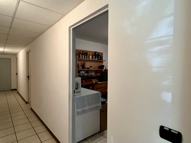 Nel cuore di un quartiere residenziale tra i più curati e ben abitati di Vicenza, circondato da o...