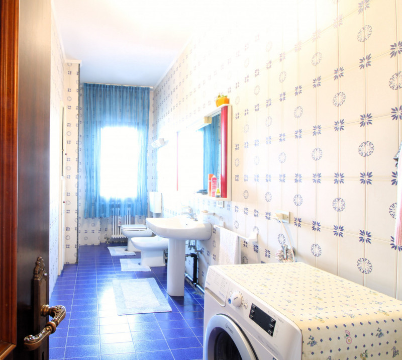 In posizione strategica, comoda alla viabilità principale e a tutti i servizi del paese, proponia...