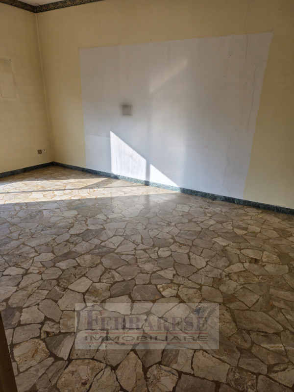 - ASTA IMMOBILIARE - PADOVA, via Luciano Manara, APPARTAMENTO al piano terzo, su fabbricato  con ...