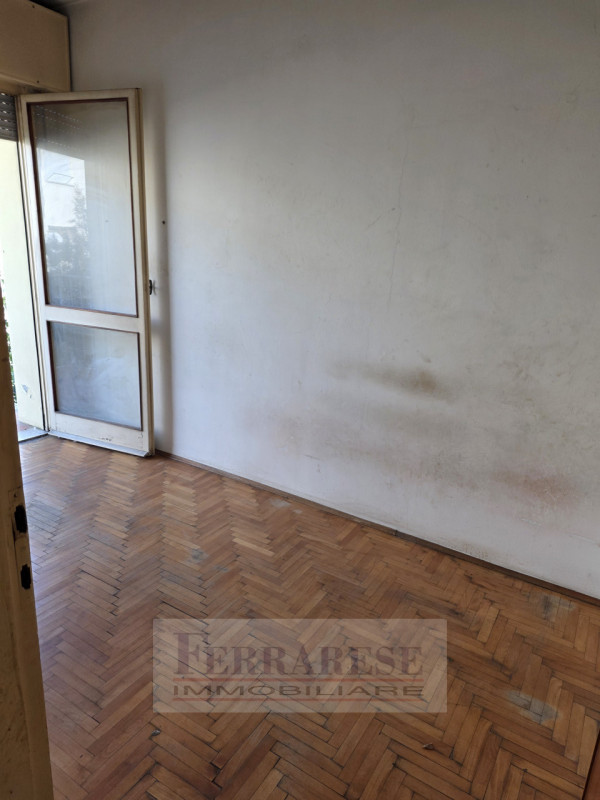 - ASTA IMMOBILIARE - PADOVA, via Luciano Manara, APPARTAMENTO al piano terzo, su fabbricato  con ...