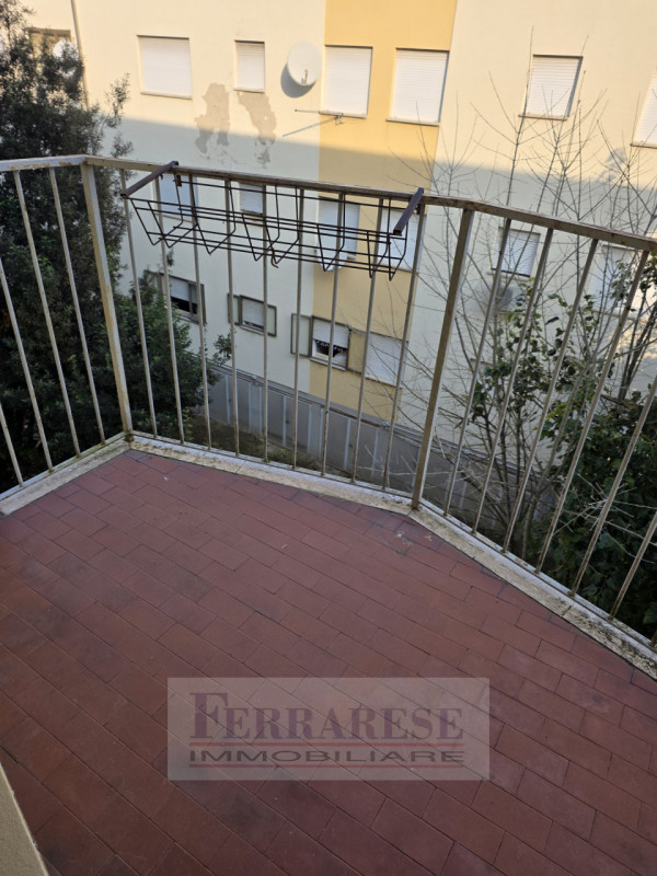 - ASTA IMMOBILIARE - PADOVA, via Luciano Manara, APPARTAMENTO al piano terzo, su fabbricato  con ...