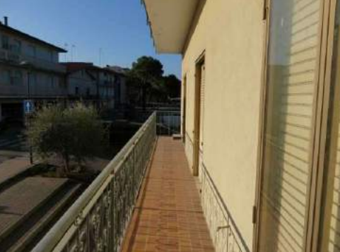 Rif. A.A.3598-185

Vendita all'asta - appartamento al 1° piano in data 02 dicembre 2025

Descrizi...