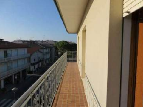 Rif. A.A.3598-186

Vendita all'asta - appartamento al 3° piano in data 02 dicembre 2025

Descrizi...