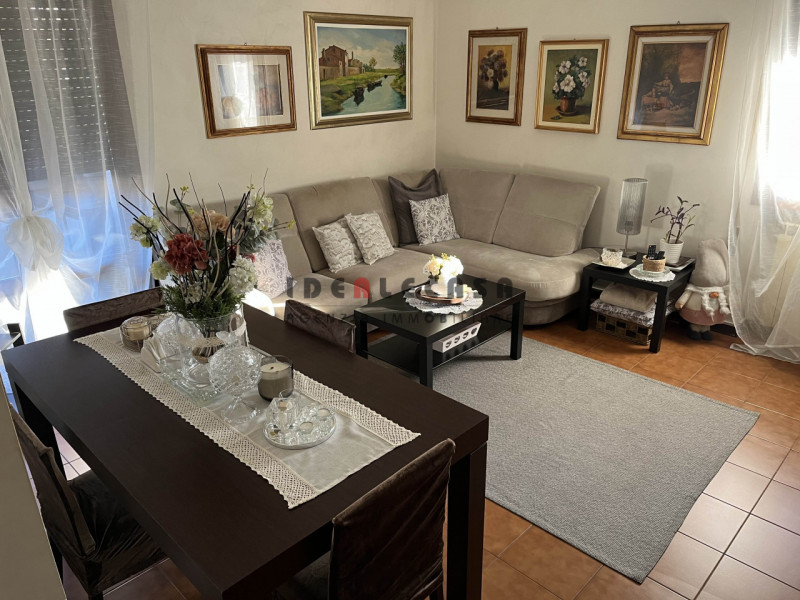 RIF:OM39 SARMEOLA DI RUBANO Proponiamo in vendita appartamento bicamere ben tenuto al terzo e ult...