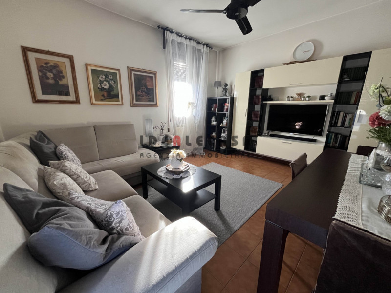 RIF:OM39 SARMEOLA DI RUBANO Proponiamo in vendita appartamento bicamere ben tenuto al terzo e ult...