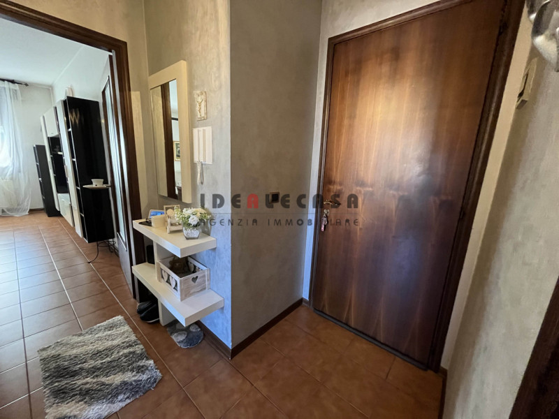 RIF:OM39 SARMEOLA DI RUBANO Proponiamo in vendita appartamento bicamere ben tenuto al terzo e ult...