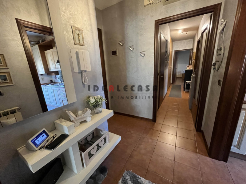 RIF:OM39 SARMEOLA DI RUBANO Proponiamo in vendita appartamento bicamere ben tenuto al terzo e ult...