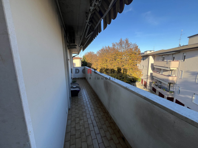 RIF:OM39 SARMEOLA DI RUBANO Proponiamo in vendita appartamento bicamere ben tenuto al terzo e ult...