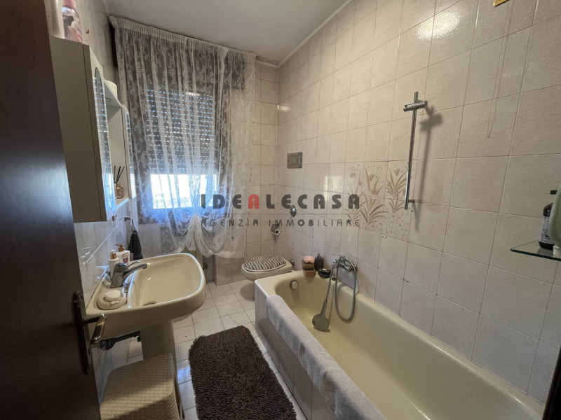 RIF:OM39 SARMEOLA DI RUBANO Proponiamo in vendita appartamento bicamere ben tenuto al terzo e ult...