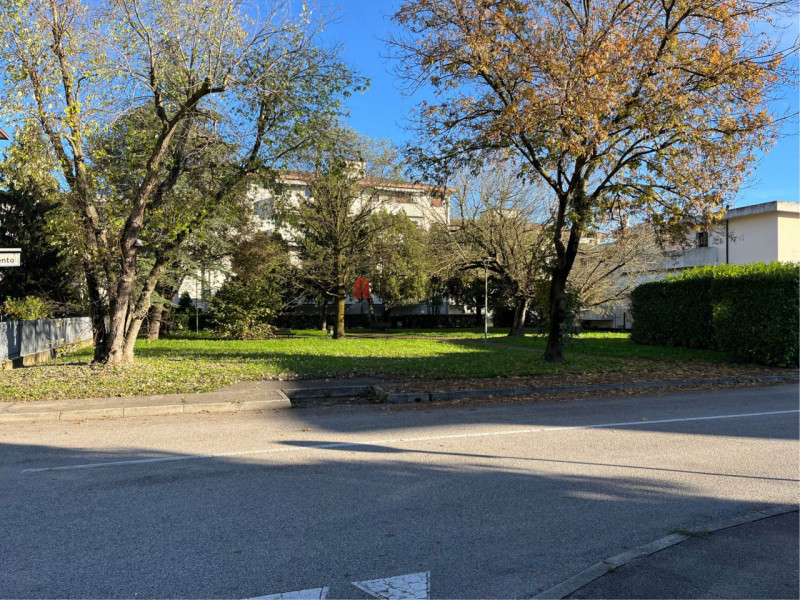 RIF:OM39 SARMEOLA DI RUBANO Proponiamo in vendita appartamento bicamere ben tenuto al terzo e ult...