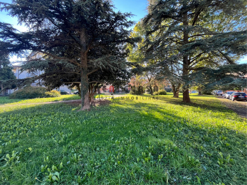 RIF:OM39 SARMEOLA DI RUBANO Proponiamo in vendita appartamento bicamere ben tenuto al terzo e ult...