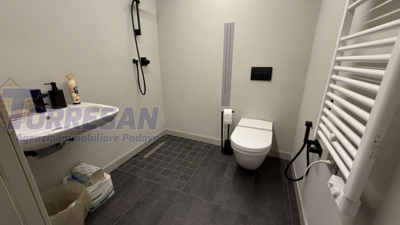 UFFICIO DI PREGIO IN VILLA STORICA – PADOVA, VICINANZE TRIBUNALE E FIERA


All’interno di una’ pr...