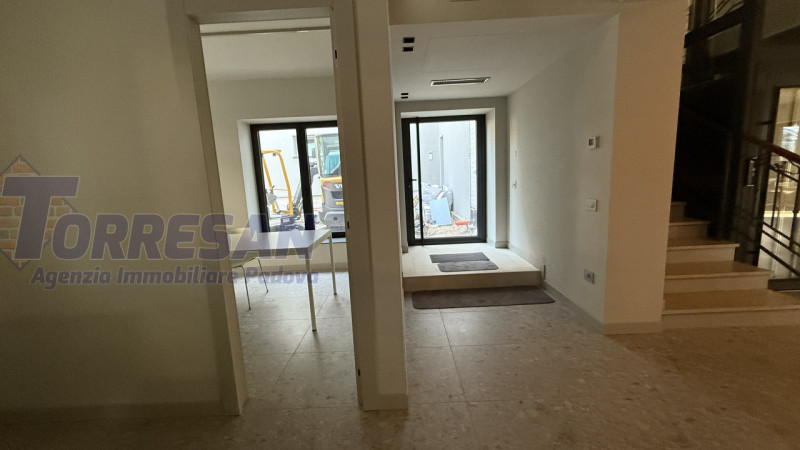 UFFICIO DI PREGIO IN VILLA STORICA – PADOVA, VICINANZE TRIBUNALE E FIERA


All’interno di una’ pr...