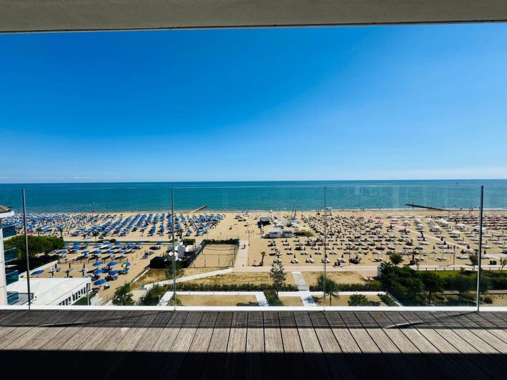 Proposta rivolta a fondi immobiliari, grandi operatori del real estate, brand alberghieri interna...