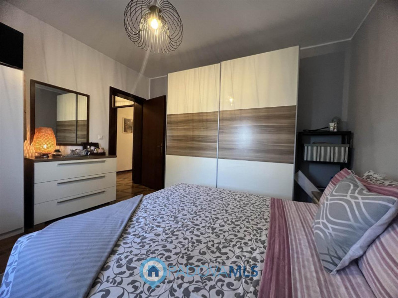 Immobile in esclusiva al Gruppo Padova MLS.
In prossimita' del centro del paese, ti proponiamo ap...