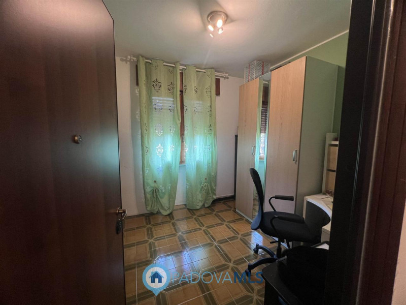 Immobile in esclusiva al Gruppo Padova MLS.
In prossimita' del centro del paese, ti proponiamo ap...