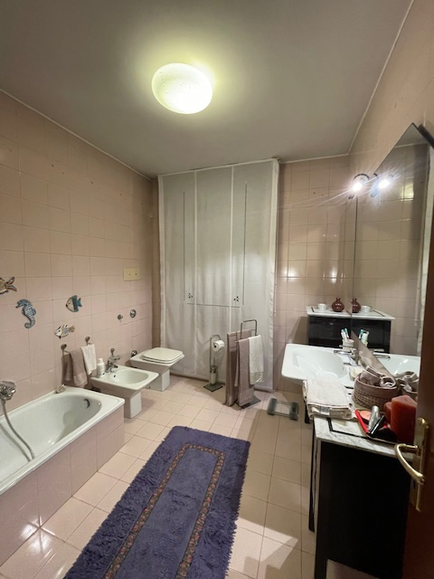 CAZZAGO di Pianiga vendesi bella Bifamiliare con giardino privato e ingresso indipendente. 
Svilu...