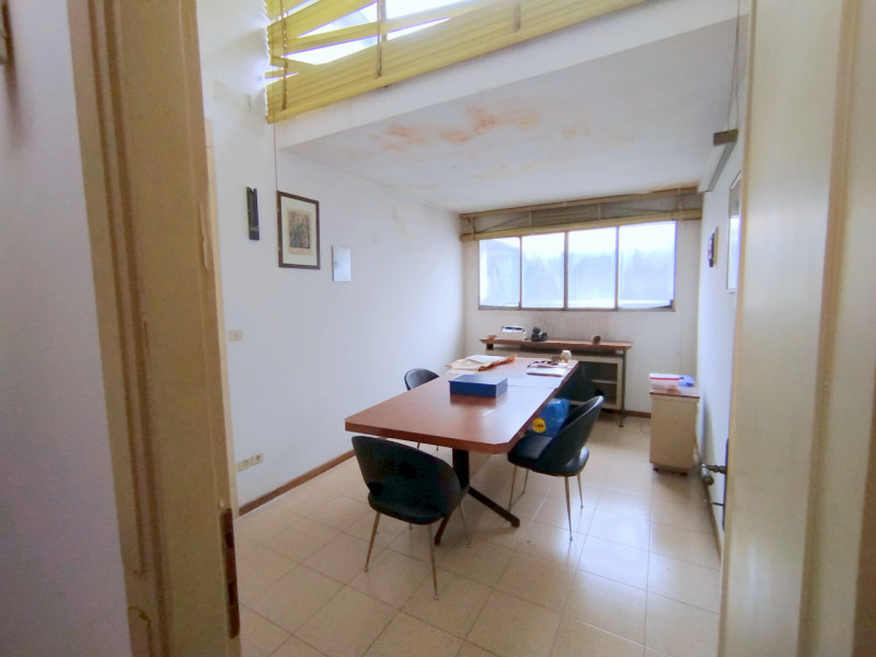 ZONA INDUSTRIALE: CAPANNONE, UFFICI ED ABITAZIONE €.570.000 rif.CL504

Proponiamo in vendita, nel...