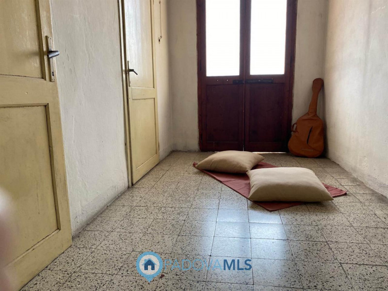 Immobile in esclusiva al Gruppo Padova MLS.
Situata in pieno centro a Camposampiero, comoda a tut...