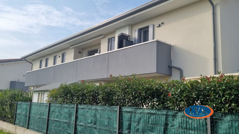 MONTEGALDA (VI) - In una posizione estremamente riservata e immersa nel verde proponiamo  al pian...