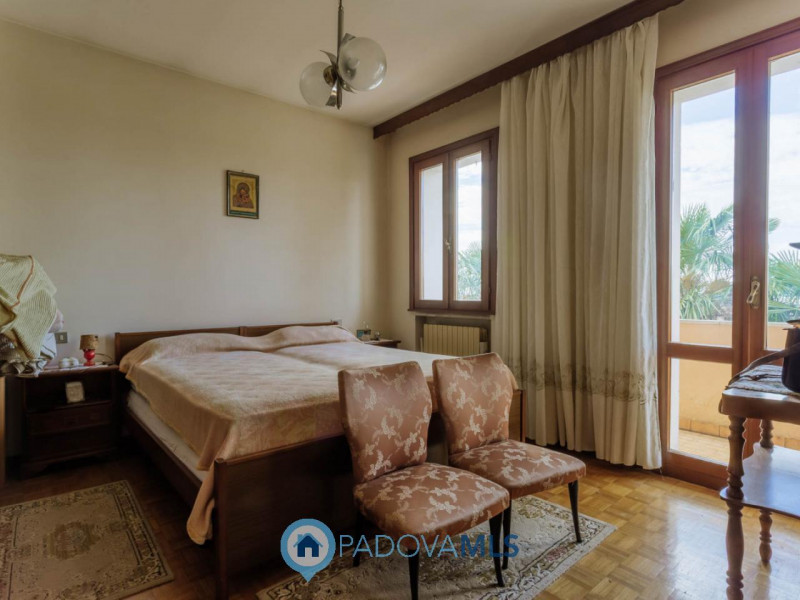Immobile in esclusiva al Gruppo Padova MLS
Immersa nel verde ma comodamente vicina al centro del ...