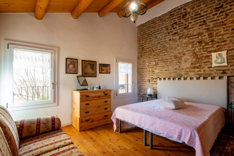 Ad Arlesega, una tranquilla e ben collegata frazione del comune di Mestrino, proponiamo in vendit...