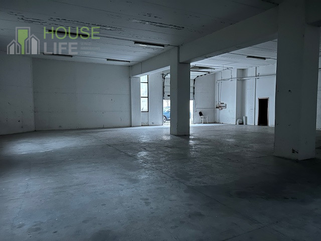 MALO-LOCALITA' MOLINA: CAPANNONE ARTIGIANALE di 400 mq circa + AMPIO GARAGE di 80 mq, con impiant...