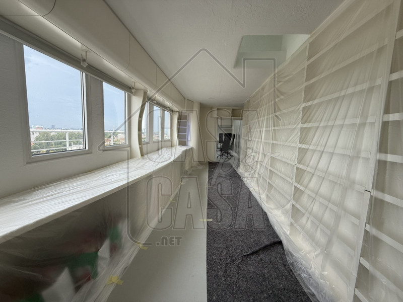 Scopri un'opportunità unica nel centro storico di Padova: un attico esclusivo di ben 250 mq, situ...