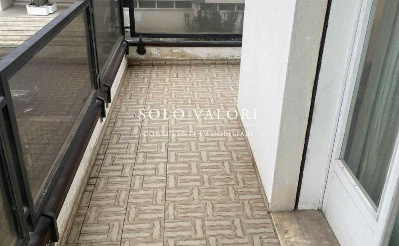 Scopri il tuo nuovo rifugio al mare! Situato nel cuore di Jesolo, precisamente nella rinomata zon...