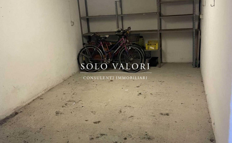 Scopri il tuo nuovo rifugio al mare! Situato nel cuore di Jesolo, precisamente nella rinomata zon...