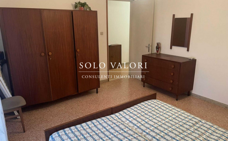 Scopri il tuo nuovo rifugio al mare! Situato nel cuore di Jesolo, precisamente nella rinomata zon...