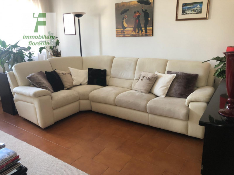 AFFITTASI...IN PICCOLA PALAZZINA DI SOLE 6 UNITA'...AL 2° ED ULTIMO PIANO...ESPOSTO SU 3 LATI. NO...