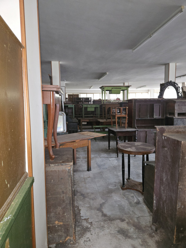 Se stai cercando un ampio locale commerciale per la tua attività, non perdere questa straordinari...