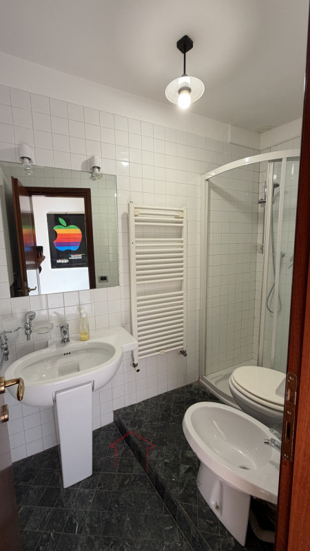 PADOVA - Centro storico ZONA DUOMO - GHETTO

Appartamento mansardato LUMINOSO E PANORAMICO sito a...