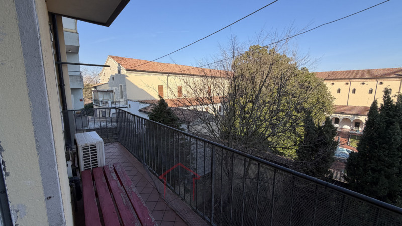 PADOVA - VIA BEATO PELLEGRINO

ULTIMA STANZA DISPONIBILE

Affittasi stanza per una persona (letto...