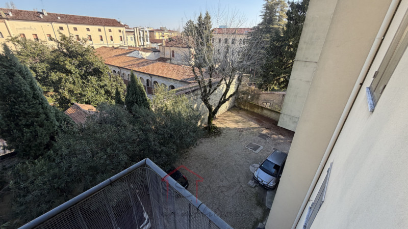 PADOVA - VIA BEATO PELLEGRINO

ULTIMA STANZA DISPONIBILE

Affittasi stanza per una persona (letto...