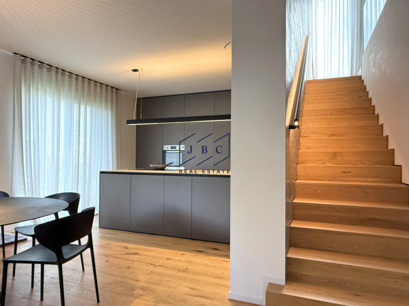 Benvenuti nella vostra nuova casa a pochi minuti dal centro di Oderzo, un luogo dove comfort e mo...