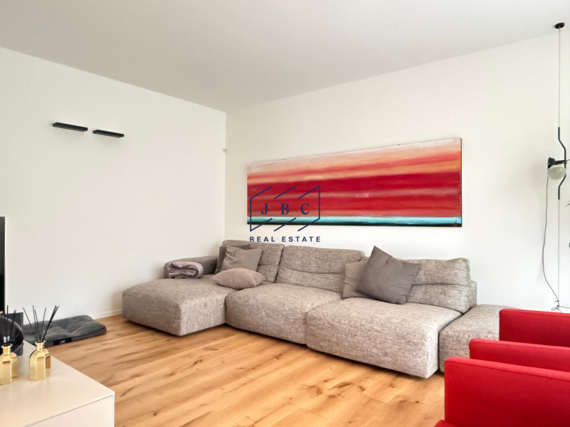 Benvenuti nella vostra nuova casa a pochi minuti dal centro di Oderzo, un luogo dove comfort e mo...