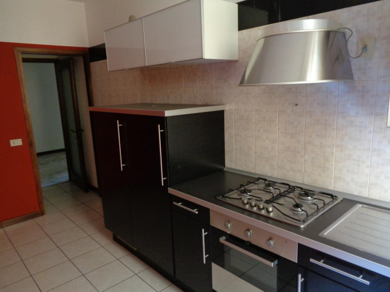 Cittadella, spazioso appartamento situato nel centro storico caratterizzato da una superficie gen...