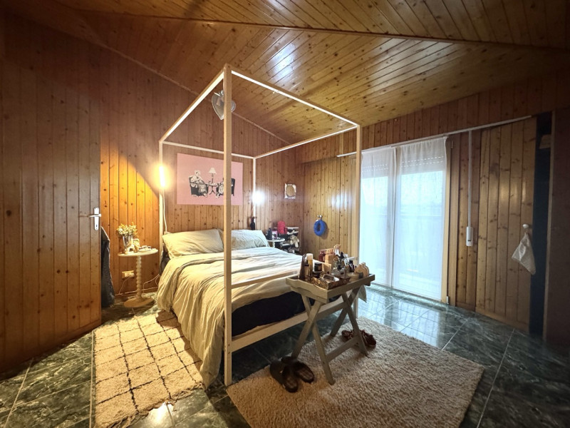 AMPIO BICAMERE PARZIALMENTE ARREDATO 

Solo persone referenziate con lavoro a tempo indeterminato...