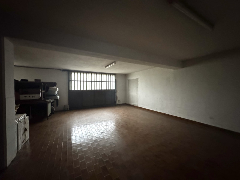 AMPIO BICAMERE PARZIALMENTE ARREDATO 

Solo persone referenziate con lavoro a tempo indeterminato...