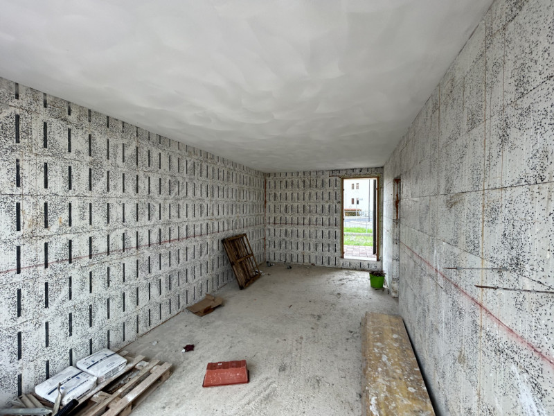 Immersa nella tranquillità di Poiana di Granfion, questa splendida casa unifamiliare rappresenta ...