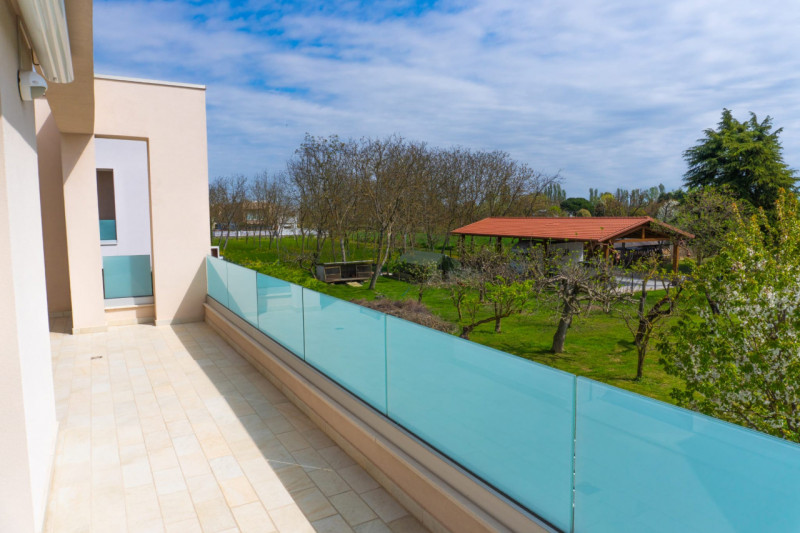 Albignasego, località Mandriola ,vendesi porzione di bifamiliare praticamente nuova, realizzata n...