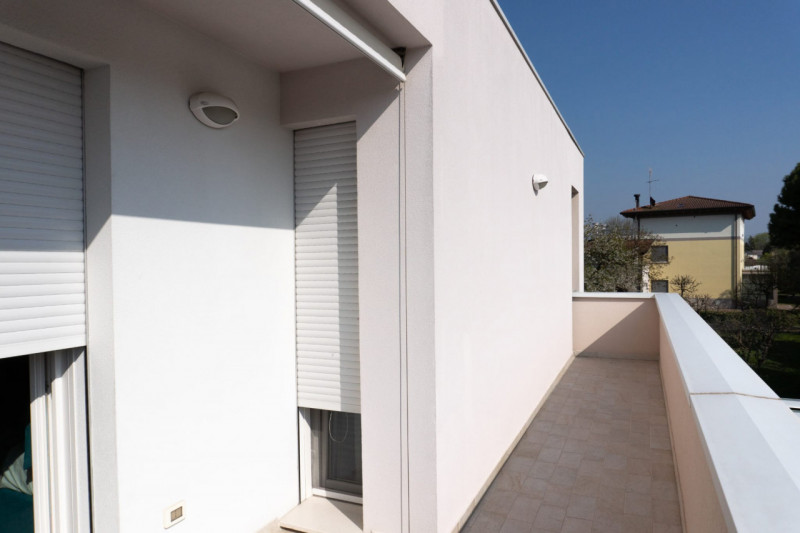 Albignasego, località Mandriola ,vendesi porzione di bifamiliare praticamente nuova, realizzata n...