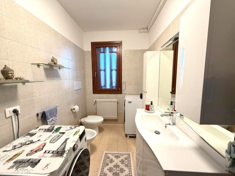 CEGGIA - (VE) 
Proponiamo in esclusiva a Ceggia, in zona residenziale appartamento situato al pri...