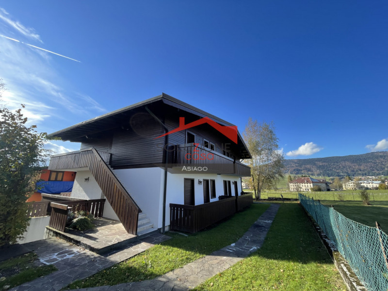 Appartamento su palazzina di 4 unità abitative con ampio giardino condominiale, zona tranquilliss...