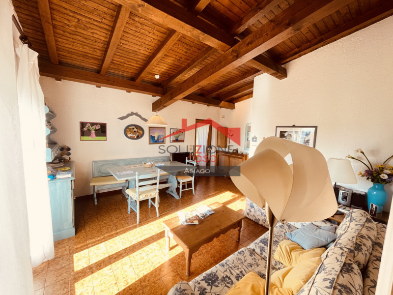 Appartamento su palazzina di 4 unità abitative con ampio giardino condominiale, zona tranquilliss...